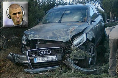 FOTO / Asa arata masina lui Benzema dupa ce a intrat intr-un copac!_1