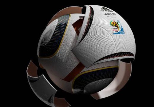 Vezi mingea oficiala pentru Mondialul din Africa de Sud! Ce au facut Kaka si Benzema cu ea!_15