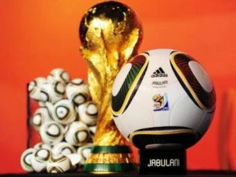 Vezi mingea oficiala pentru Mondialul din Africa de Sud! Ce au facut Kaka si Benzema cu ea!
