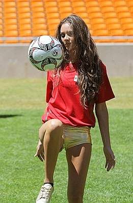 FOTO! Meci INCINS de fotbal intre cele mai frumoase femei din lume! SUPER imagini_7