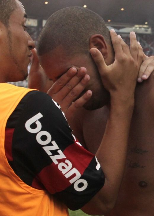 VIDEO Adriano, cu ochii in lacrimi! Flamengo, campioana! O banda de hoti a furat 4 milioane de euro!_5