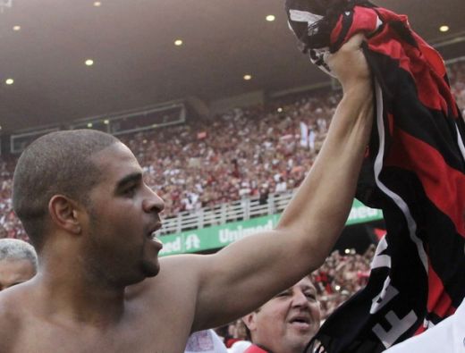 VIDEO Adriano, cu ochii in lacrimi! Flamengo, campioana! O banda de hoti a furat 4 milioane de euro!_8