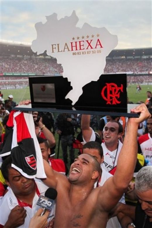 VIDEO Adriano, cu ochii in lacrimi! Flamengo, campioana! O banda de hoti a furat 4 milioane de euro!_9