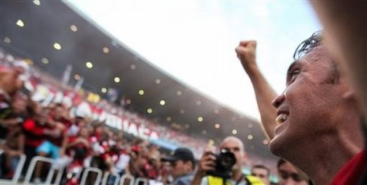 VIDEO Adriano, cu ochii in lacrimi! Flamengo, campioana! O banda de hoti a furat 4 milioane de euro!_2