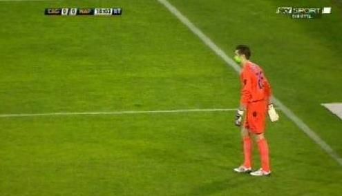 VIDEO Juve distrusa! Diego a ratat penalty dupa ce fanii l-au orbit cu laser!_2