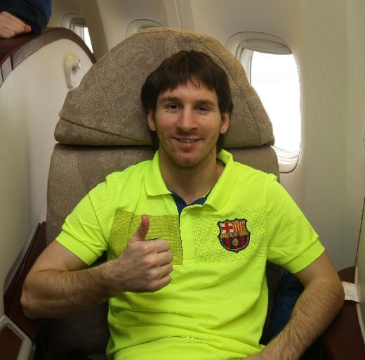 VIDEO / Barca, mai importanta ca un sef de stat la Abu Dhabi! Vezi cum au fost primiti Messi si Ibra:_15
