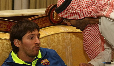 VIDEO / Barca, mai importanta ca un sef de stat la Abu Dhabi! Vezi cum au fost primiti Messi si Ibra:_1