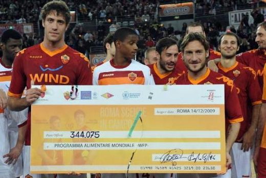 FOTO si VIDEO: Lobont si Totti s-au intrecut in slam dunk-uri_8