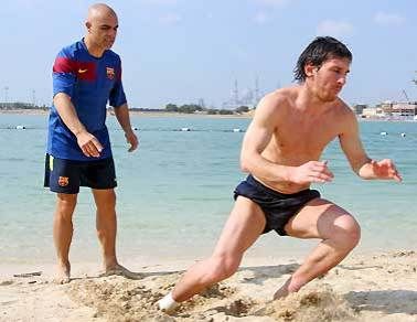 FOTO / Messi, Balonul de Plaja! Vezi cum se recupereaza Leo:_5