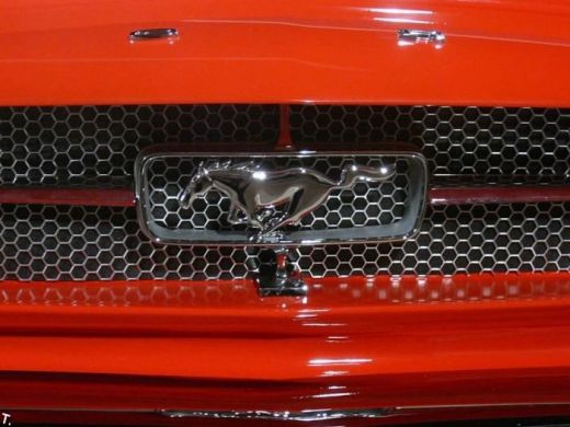 FOTO! Un Mustang asa cum nu l-ai mai vazut niciodata: masa de biliard_2