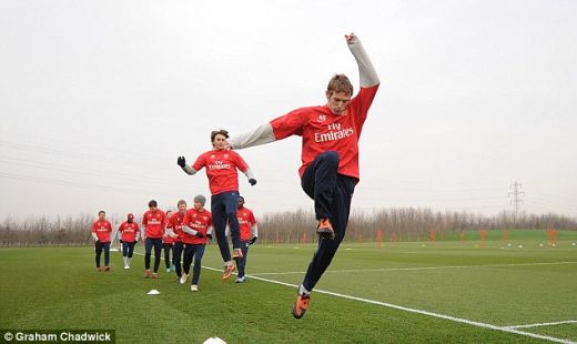 FOTO! Legile lui Wenger: Cele 3 lucruri INTERZISE in vestiarul juniorilor lui Arsenal!_18