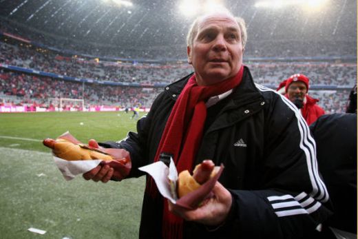 TARE! Managerul lui Bayern a prajit carnati pe teren inainte de meciul cu Hertha lui Max Nicu! FOTO!_6