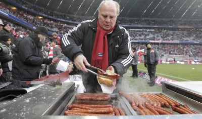 TARE! Managerul lui Bayern a prajit carnati pe teren inainte de meciul cu Hertha lui Max Nicu! FOTO!_1