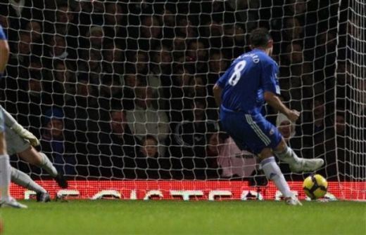 VIDEO! Arbitrul a disperat-o pe Chelsea! Lampard, pus sa bata de 3 ORI un penalty cu West Ham_4