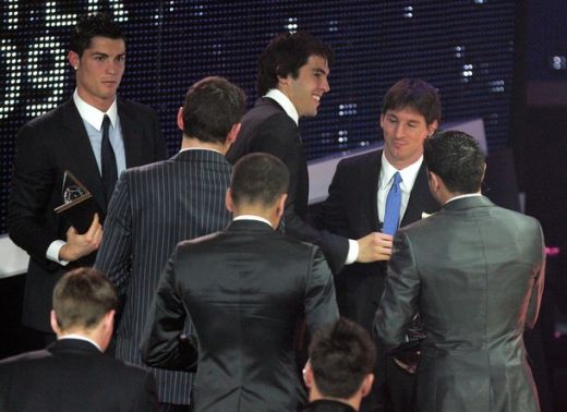 El este REGELE! Messi a castigat trofeul FIFA World Player 2009:_25