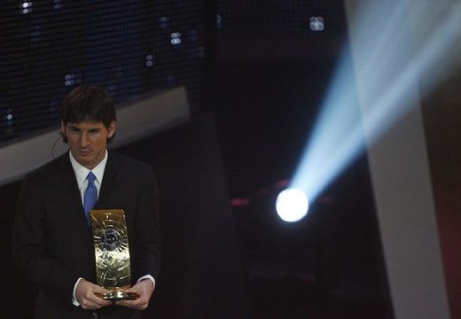 El este REGELE! Messi a castigat trofeul FIFA World Player 2009:_24