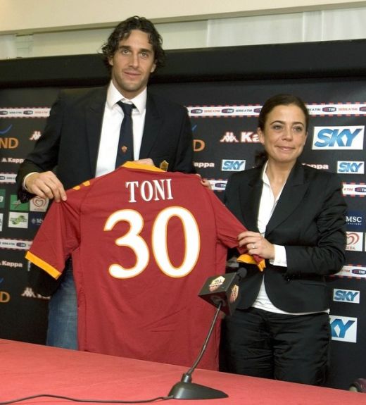FOTO: Luca Toni a fost prezentat oficial la Roma!_10