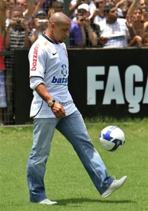 Super show: Vezi cum a fost prezentat Roberto Carlos la Corinthians_10
