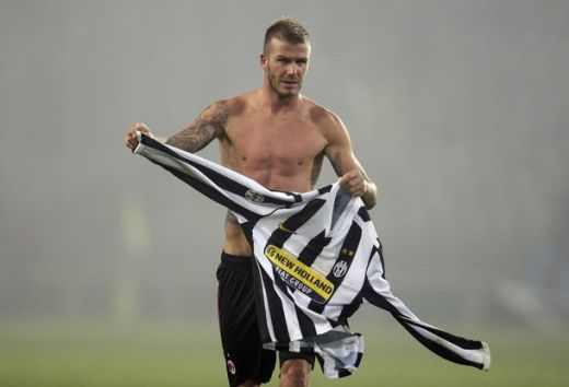 FOTO / Beckham si-a aratat chilotii Armani la derby-ul dintre Juve si Milan!_10