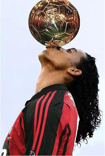Luis Fabiano, cel mai bun brazilian din Europa! Vezi pe ce loc sunt Ronaldinho si Kaka:_14