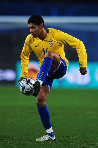 Luis Fabiano, cel mai bun brazilian din Europa! Vezi pe ce loc sunt Ronaldinho si Kaka:_28
