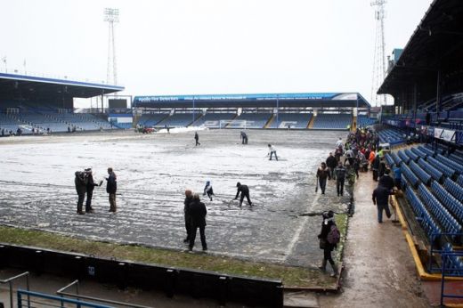CE FANI! Imagini superbe din Anglia! Fanii lui Portsmouth au deszapezit stadionul!_13
