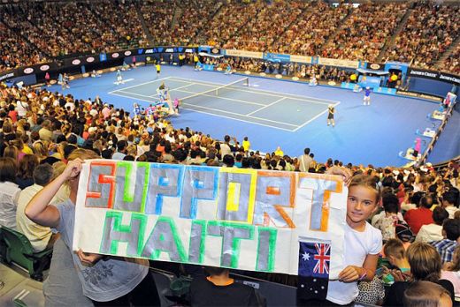 VIDEO! Super meci de tenis cu Federer, Nadal, Djokovic si Serena pentru victimele din Haiti_5