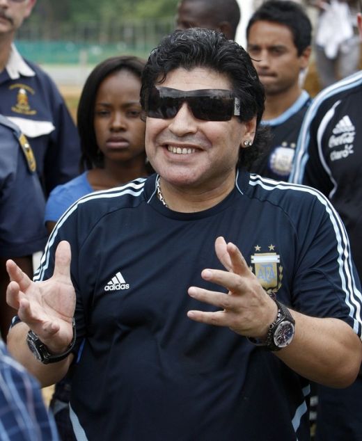 FOTO! Isterie totala in Africa de Sud! Ce show au facut Maradona si Mamaliciki Stoicikov_12