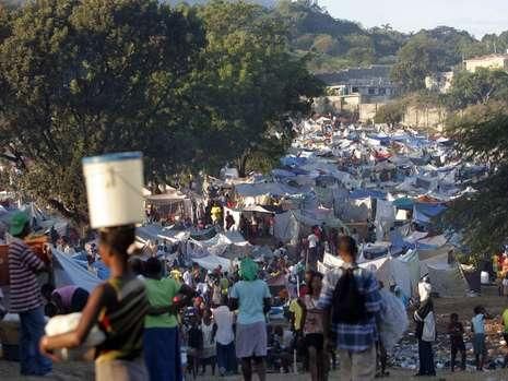 Imagini zguduitoare cu stadionul din Port au Prince, Haiti! Bild: "Stadionul apocalipsei"_12