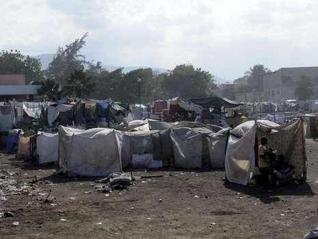 Imagini zguduitoare cu stadionul din Port au Prince, Haiti! Bild: "Stadionul apocalipsei"_3