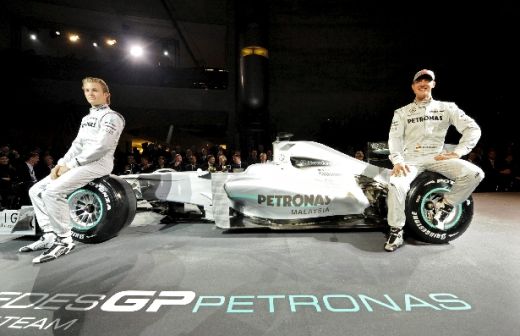FOTO / Michael Schumacher, prezentat OFICIAL la Mercedes!_6