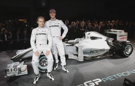 FOTO / Michael Schumacher, prezentat OFICIAL la Mercedes!_7