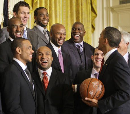 Campioana NBA, Los Angeles Lakers, a fost primita la Casa Alba de Barack Obama!_5