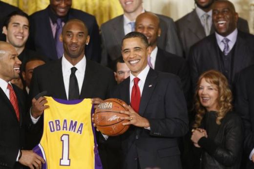 Campioana NBA, Los Angeles Lakers, a fost primita la Casa Alba de Barack Obama!_9