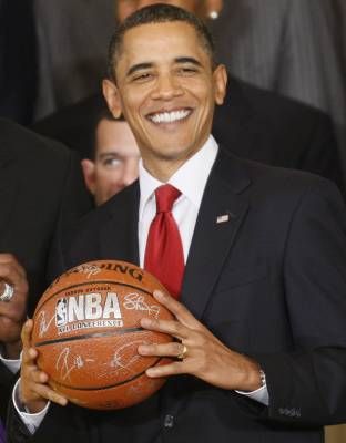 Campioana NBA, Los Angeles Lakers, a fost primita la Casa Alba de Barack Obama!_15