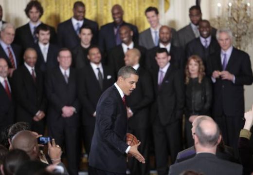 Campioana NBA, Los Angeles Lakers, a fost primita la Casa Alba de Barack Obama!_17