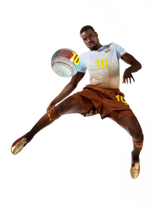 4 picturi cu jucatori de fotbal africani, comandate de catre PUMA artistului Kehinde Willey_19