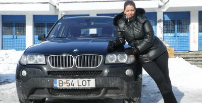 Sambata, ora 12.00, la ProMotor: Lorena Trica, intre Dacie si BMW X3!_1