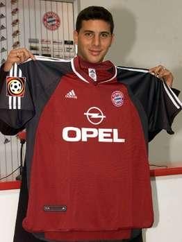 FOTO: Se poarta retro... Bayern isi trage un echipament vechi de 40 de ani :)_12