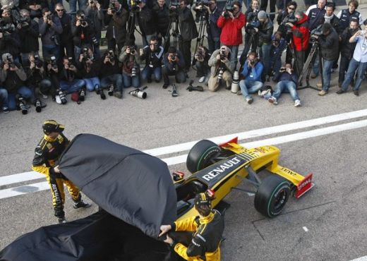 FOTO! Vezi cum va arata monopostul Renault F1 in 2010!_16