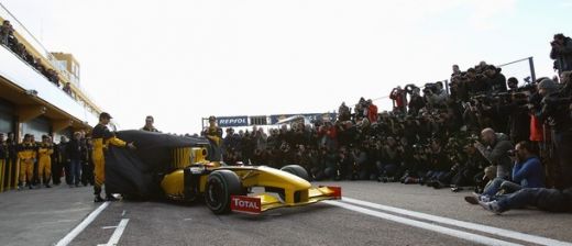 FOTO! Vezi cum va arata monopostul Renault F1 in 2010!_26