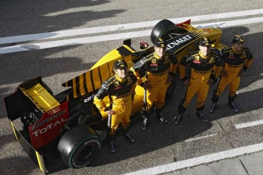 FOTO! Vezi cum va arata monopostul Renault F1 in 2010!_19