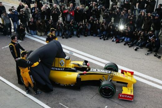 FOTO! Vezi cum va arata monopostul Renault F1 in 2010!_22