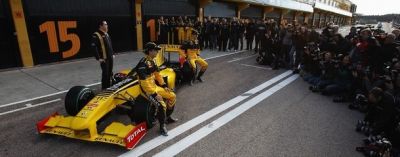 FOTO! Vezi cum va arata monopostul Renault F1 in 2010!_1
