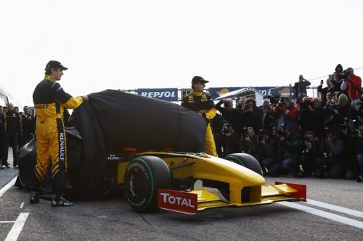 FOTO! Vezi cum va arata monopostul Renault F1 in 2010!_2