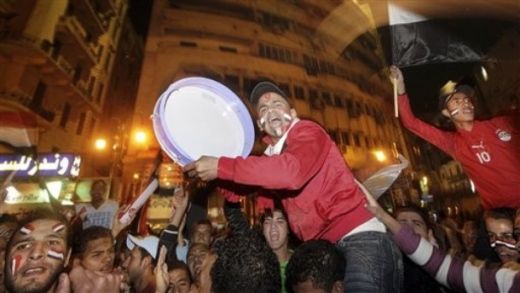 FOTO si VIDEO: Nebunie pe strazile din Cairo: Egipt este campioana Africii a treia oara consecutiv!_6
