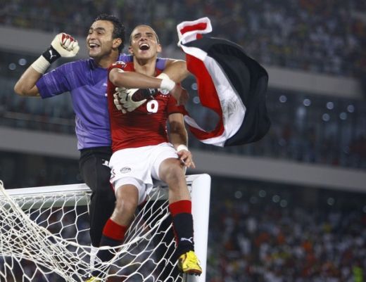 FOTO si VIDEO: Nebunie pe strazile din Cairo: Egipt este campioana Africii a treia oara consecutiv!_8