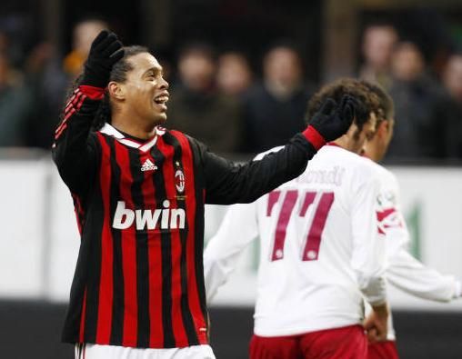 VIDEO / O fata misterioasa l-a incurajat pe Ronaldinho! Vezi ce a reusit brazilianul cu Livorno:_7