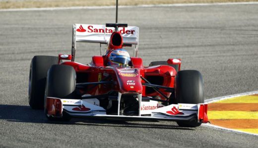Peste 35.000 de spectatori la debutul lui Alonso la volanul unui Ferrari!_5
