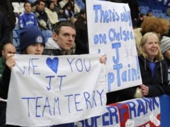 EMOTIONANT! Cum l-au sustinut fanii lui Chelsea pe Terry dupa ce a fost lasat fara banderola la nationala!